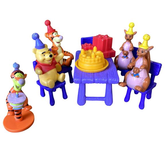 Vintage Disney Winnie the Pooh Party Playset - Picture 5 of 9